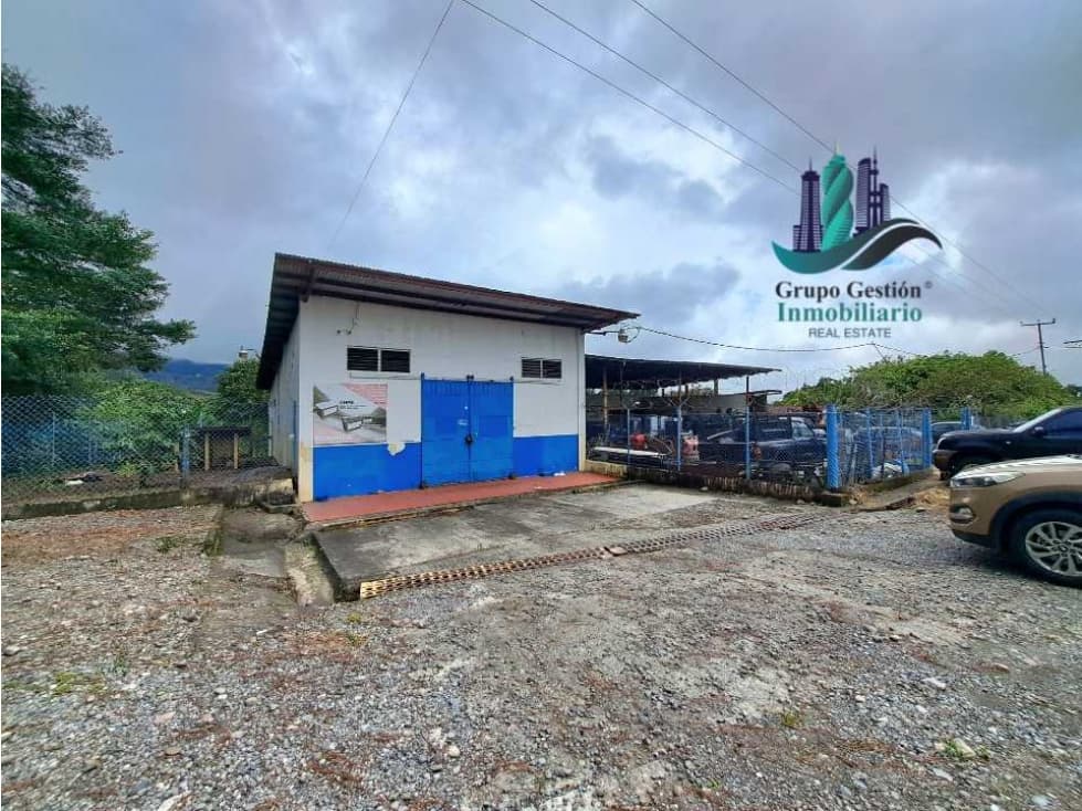 VENDO LOCAL COMERCIAL EN BOQUETE - 1