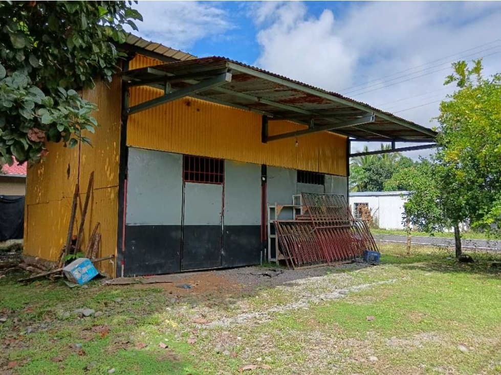 VENDO LOTE CON GALERA O BODEGA - 1