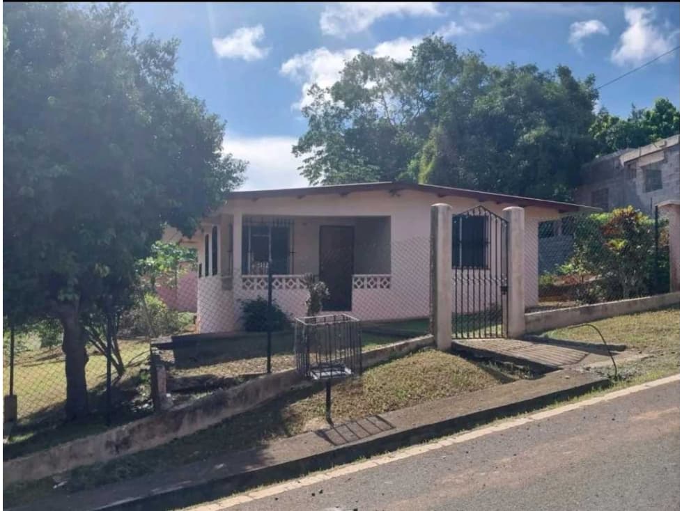 VENDO TERRENO CON DOS CASAS INCLUIDAS CHORRERA GUADALUPE - 1