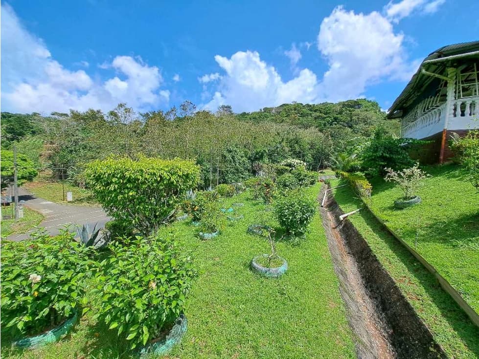 VENTA CASA RÍO GATÚN COLÓN AMPLIO TERRENO VV - 1