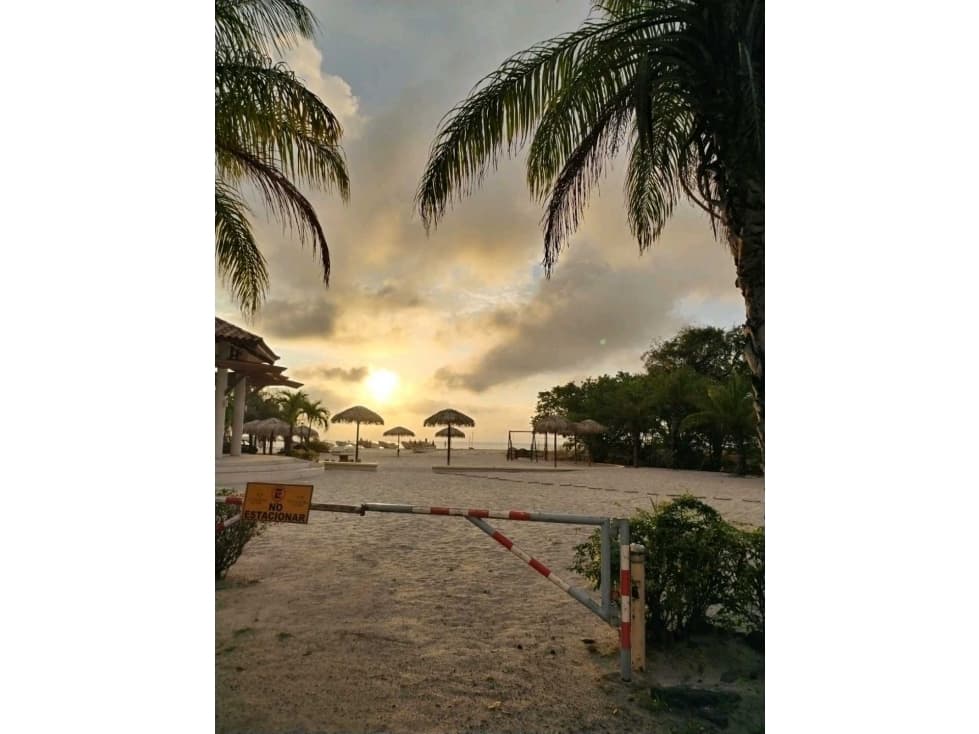 VENTA DE APARTAMENTO EN VISTA AL MAR, SAN CARLOS, PLAYA LA ENSENADA - 1
