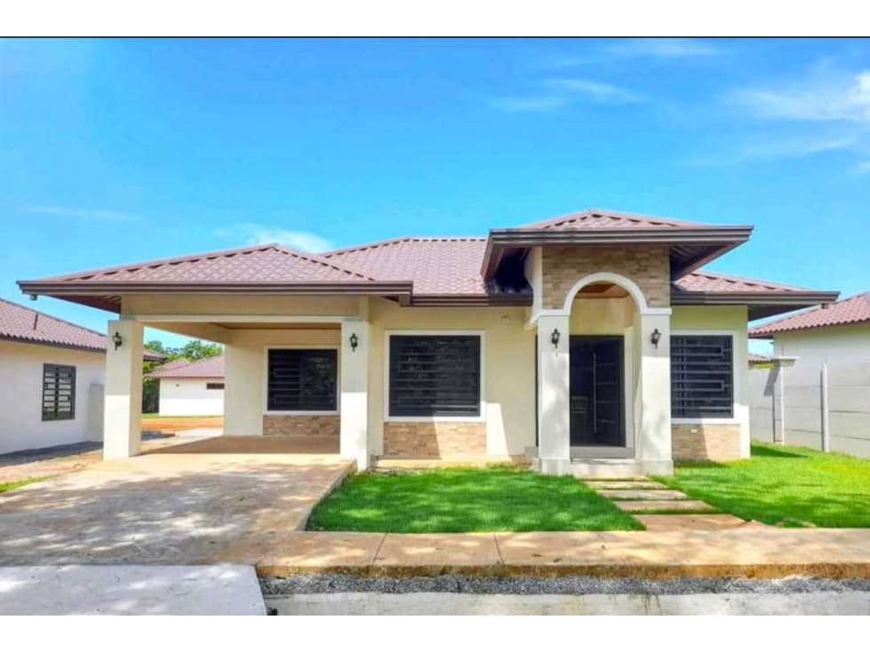 VENTA DE CASA EN ALGARROBOS NUEVA A EXTRENAR - 1