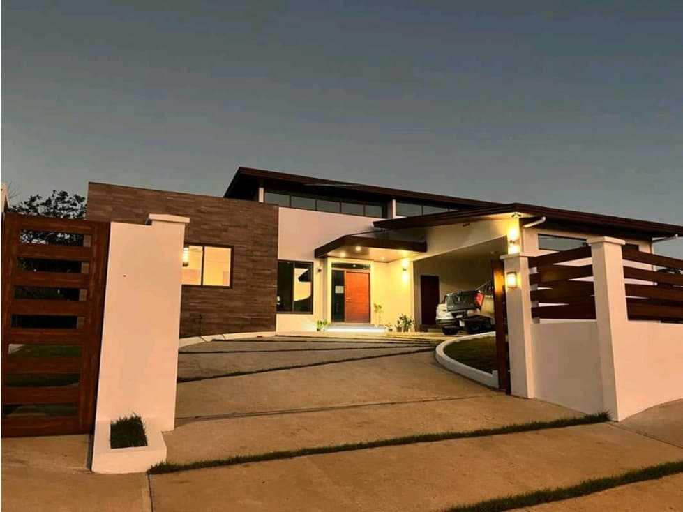 VENTA DE CASA EN CAÑAVERAL DE PENONOMÉ MODERNA Y HERMOSA - 1