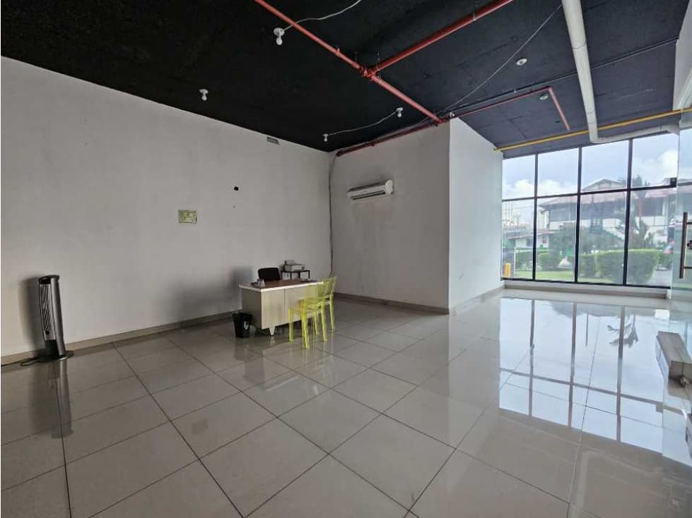 Venta de Local en Parque Lefevre - 1