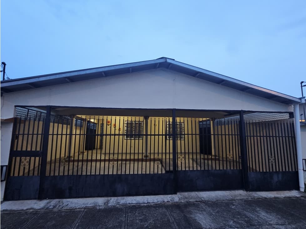 Venta de Casa en Urb. Santa Bárbara, Santa Ana Los santos - 1