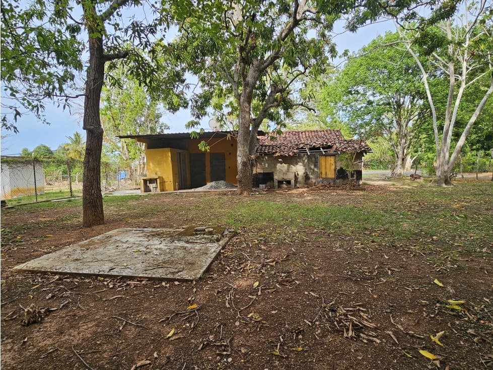 SE VENDE PROPIEDAD EN CENTRO DE SANTA ANA, LOS SANTOS - 1