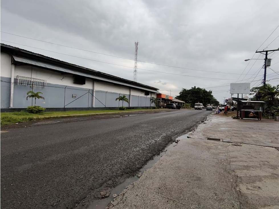 Se Vende Local de de 3.700 M2 en La Chorrera-Panamá Oeste (DR) - 1