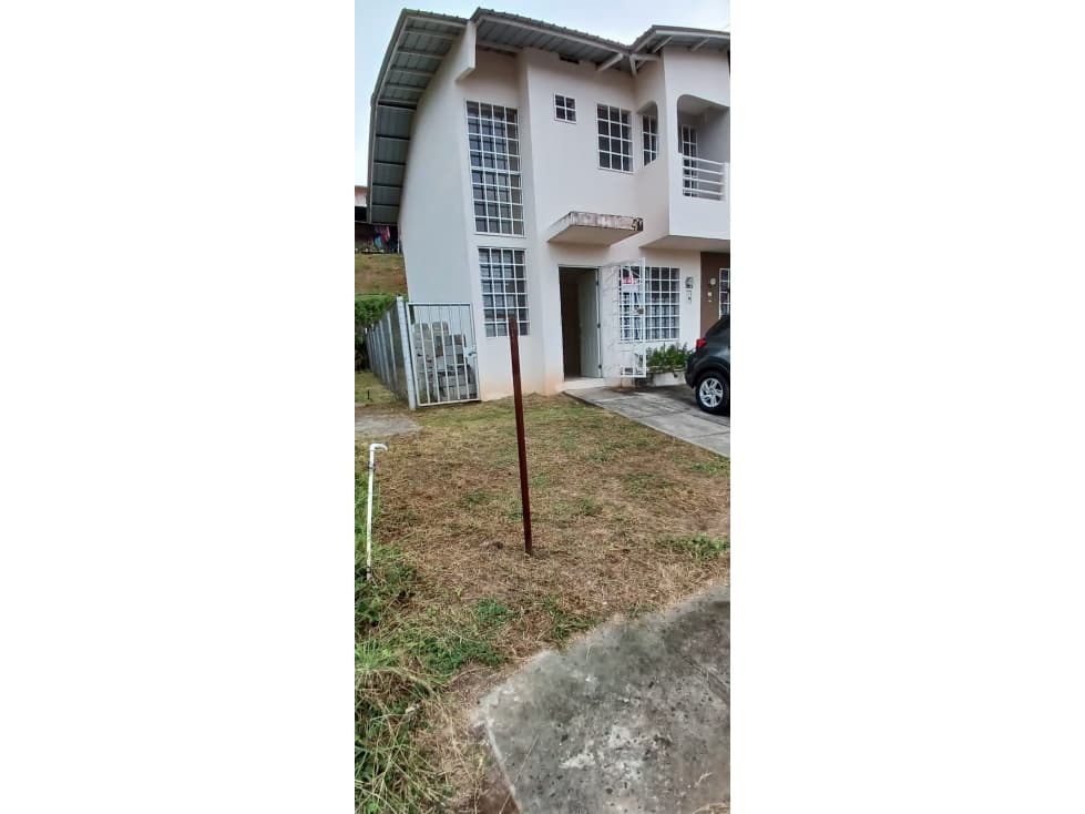 Venta de casa en Brisas del Lago/ Tocumen/ Panamá/ 103m2 - 1