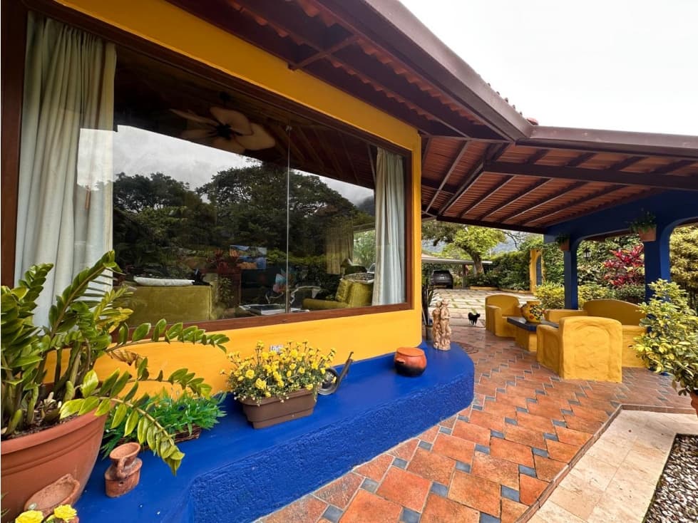 VENTA CASA EN EL VALLE DE ANTON -1,700m2 - 1