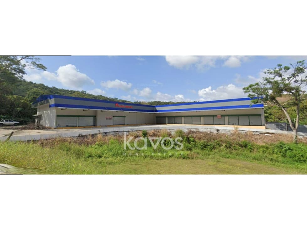 BANCO VENDE PLAZA COMERCIAL EN LA CHORRERA - 1