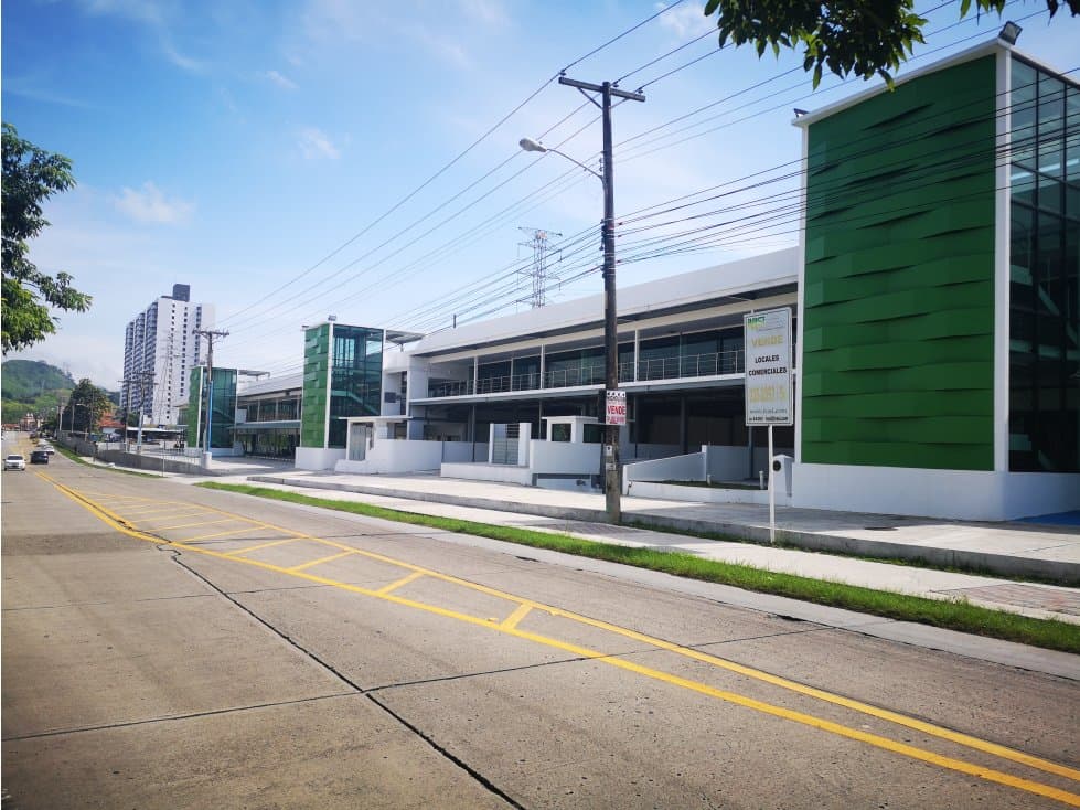 Se Vende Local Comercial en Condado del Rey - 1
