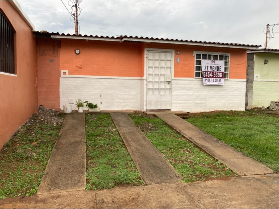CASA EN VENTA EN LA SIESTA DE TOCUMEN A 3 CALLES DE LA ZONA PAGA - 1