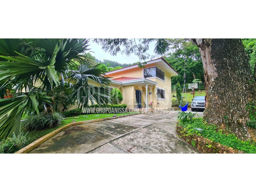 Se Vende Moderna y Acogedora Casa en Altos del Maria - 1