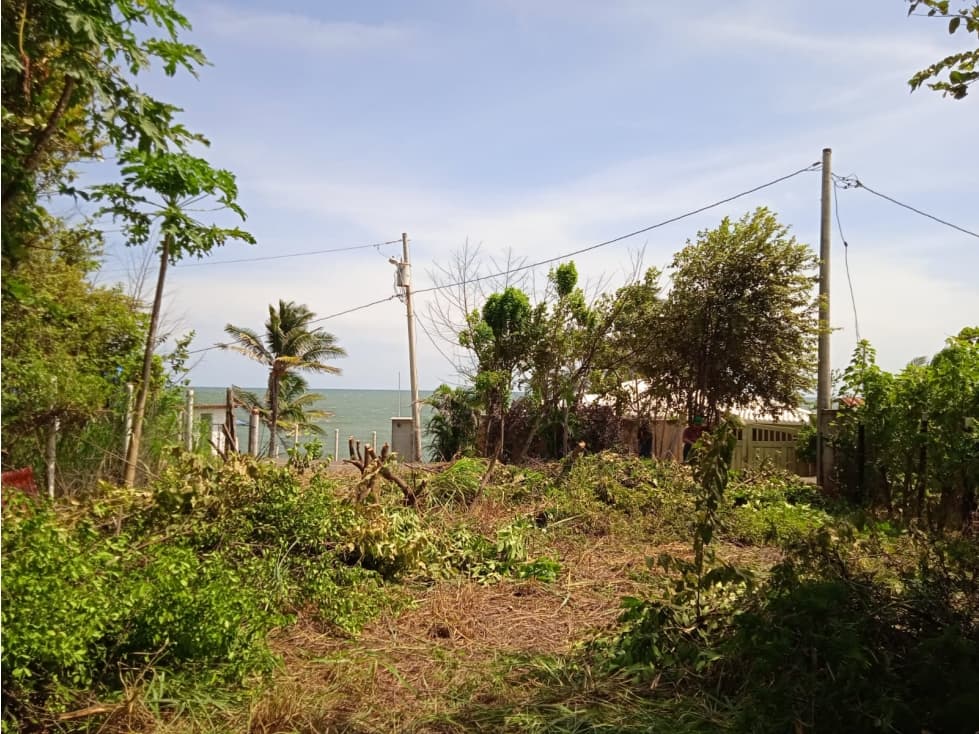 TERRENO EN PLAYA EL UVERITO, OPORTUNIDAD ÚNICA - 1
