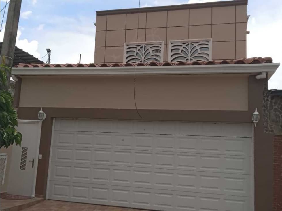 ALQUILER DE CASA DE 2 NIVELES EN TUMBA MUERTO - 1