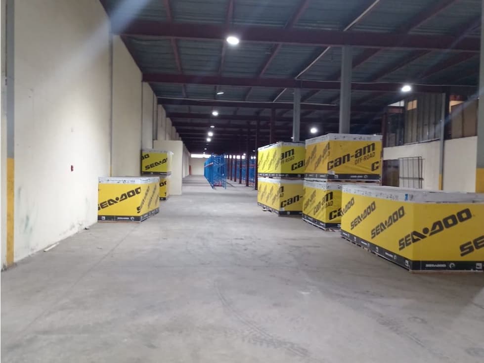 Alquilo bodega en France Field - 1