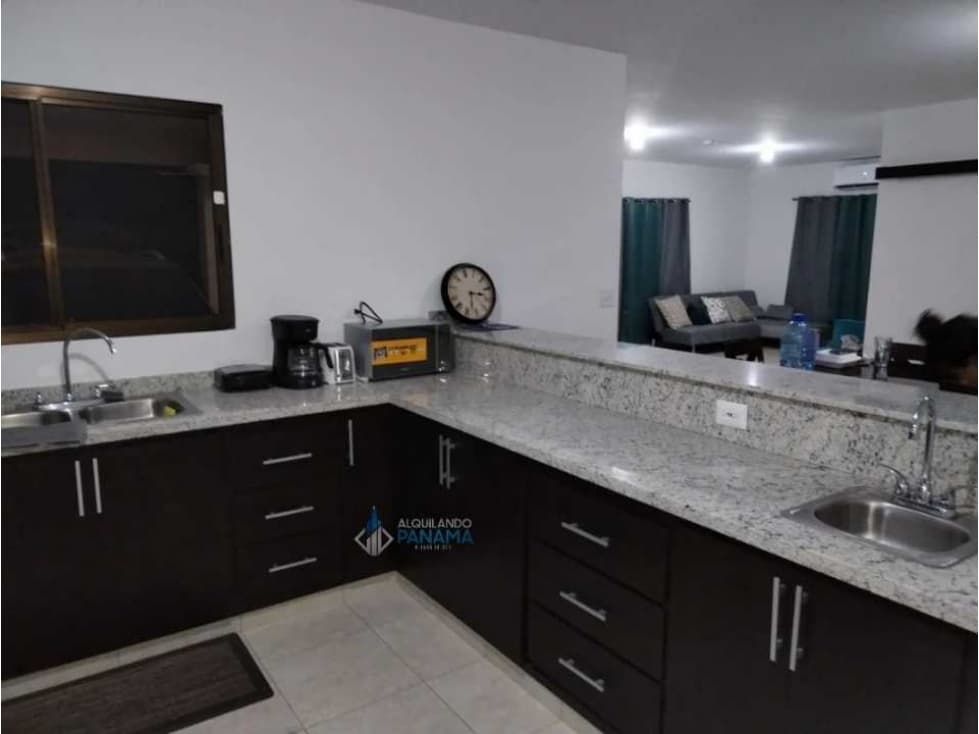Se alquila residencia amoblada en Algarrobos - 1