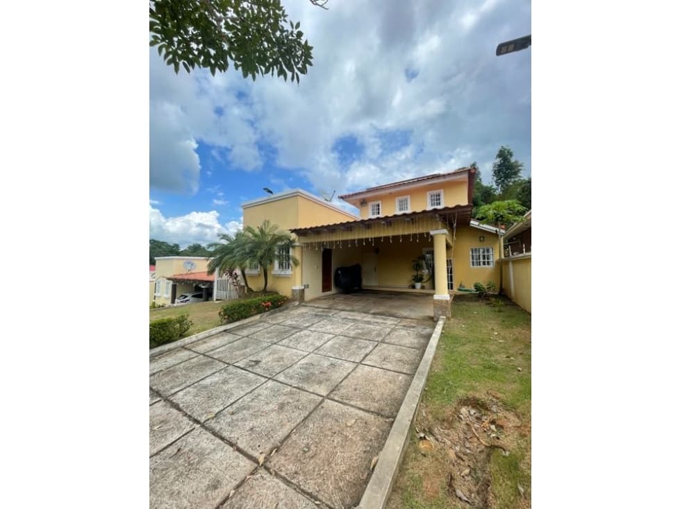 Se Vende Propiedad de 2 Plantas - 1