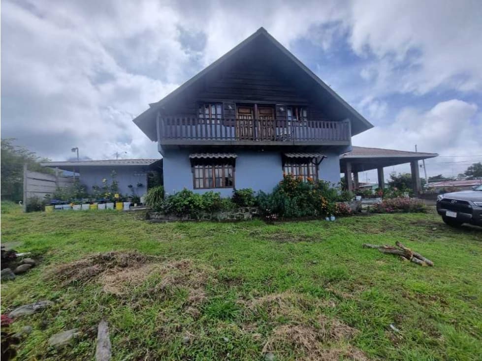 VENDO CASA EN VOLCÁN - 1