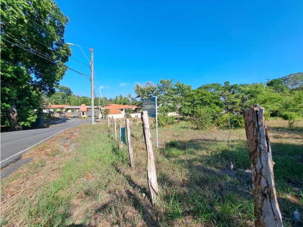 VENDO LOTE 2729m2 con 25m2 de Frente - 1