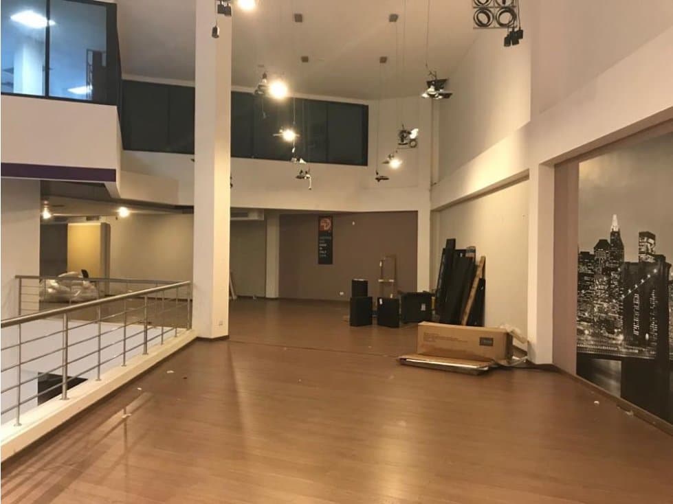 VENTA O ALQUILER EDIFICIO COMERCIAL 3 NIVELES - 1