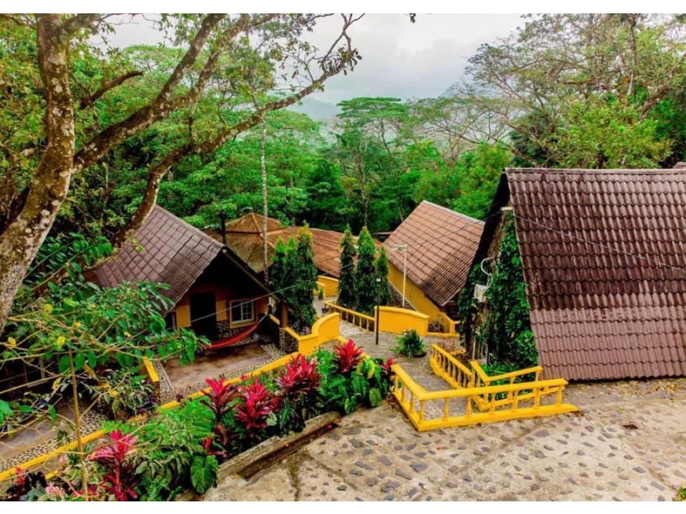 VENTA DE HOTEL EN EL VALLE DE ANTÓN CON HERMOSAS CABAÑAS 5000m2 JP - 1
