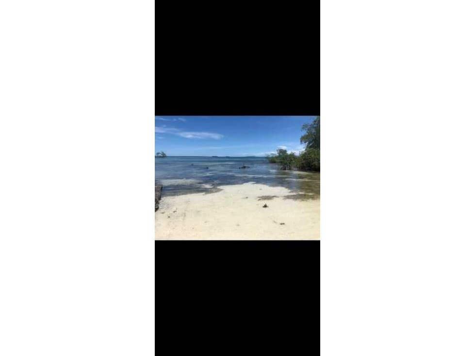 VENDO ISLA DE 30HA TITULADA EN BOCAS DEL TORO - 1